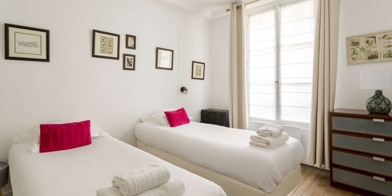 location-vacances-paris-marais-notre-dame-chambre-13